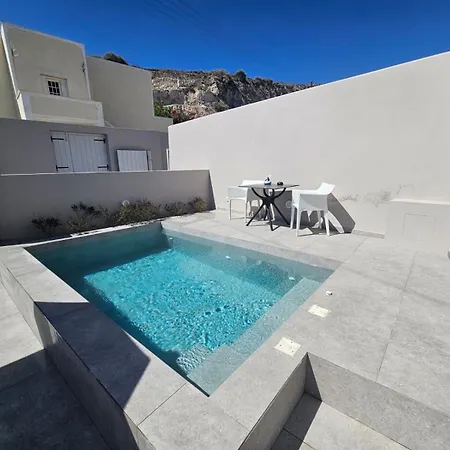 Petroma Cave Daire *