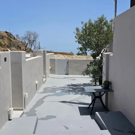 Petroma Cave Vourvoúlos