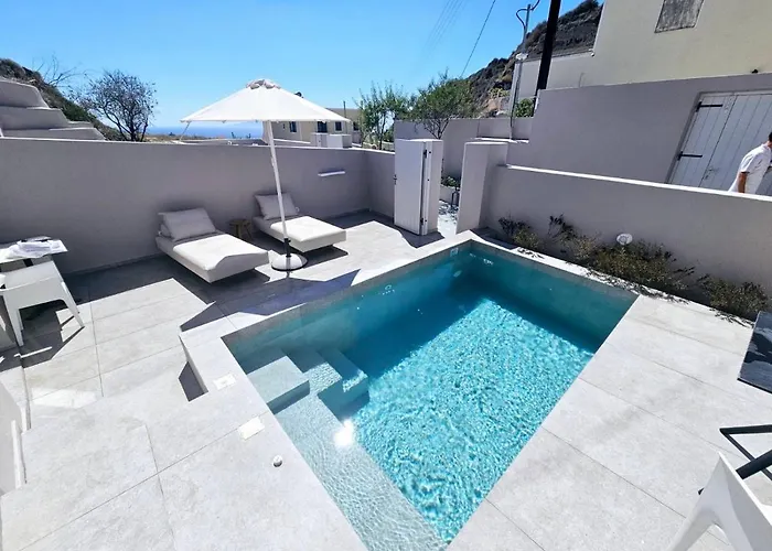 Petroma Cave Vourvoúlos