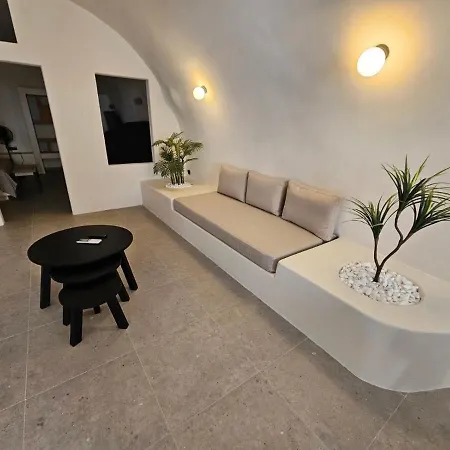 Petroma Cave Apartment *