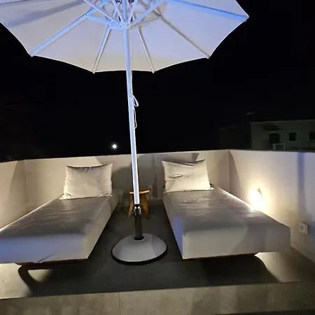 Petroma Cave Apartment Vourvoulos