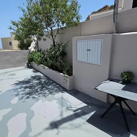 Petroma Cave Apartment
